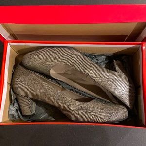Comfy pumps